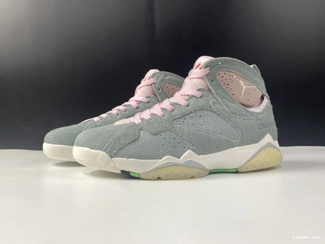7 Neutral Air Grey Retro Jordan CT8528-002 0630